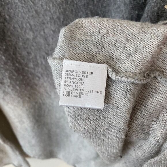 Fate Charcoal Gray to Light Grey Ombre Fuzzy Long Sleeve Soft Sweater Small - Picture 6 of 10